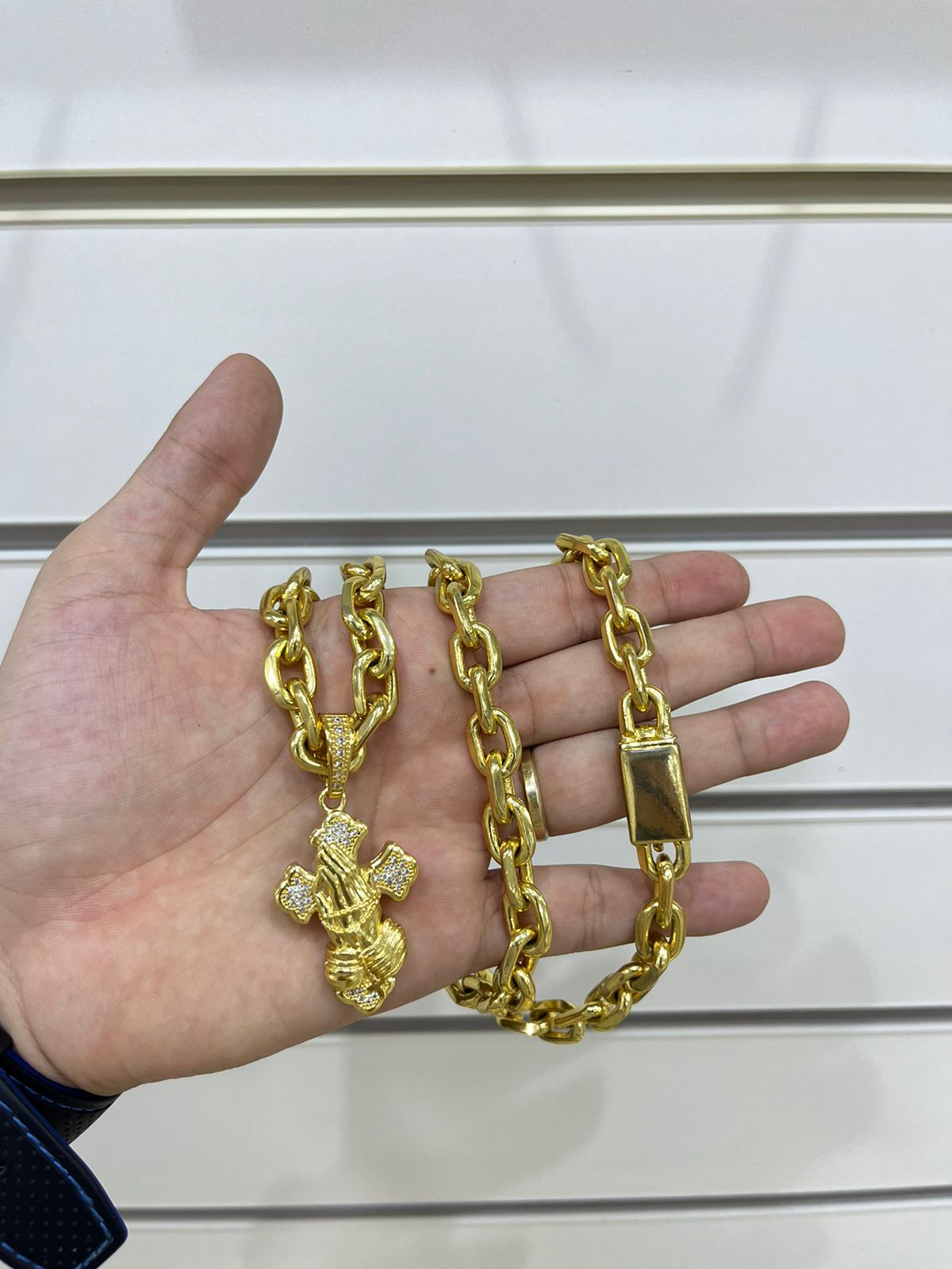 Corrente Masculina